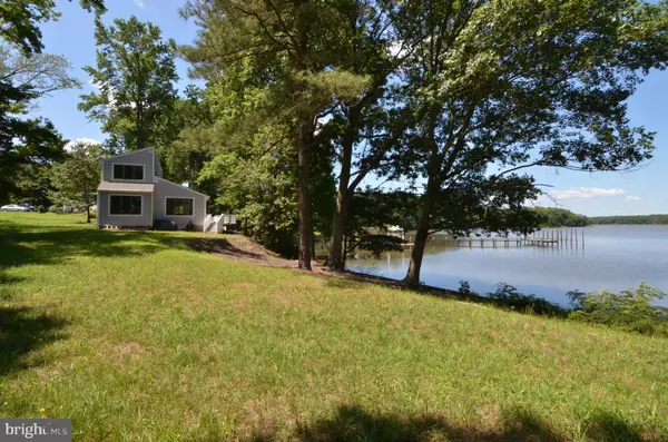 Colonial Beach, VA 22443,379 BUENA VISTA DR