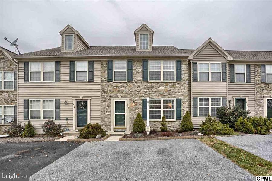 453 INDIAN ROCK CIR, Elizabethtown, PA 17022