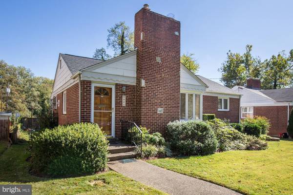 8805 LEONARD DR, Silver Spring, MD 20910