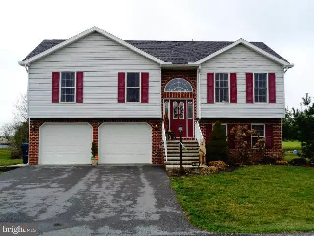 216 GROVE DR, Shippensburg, PA 17257