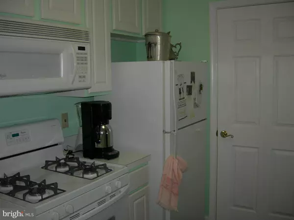 Greenbelt, MD 20770,6602 LAKE PARK DR #103  -  1L