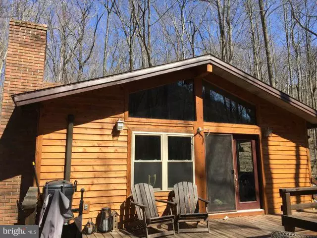 6122 ROCKFORD RD, Great Cacapon, WV 25422