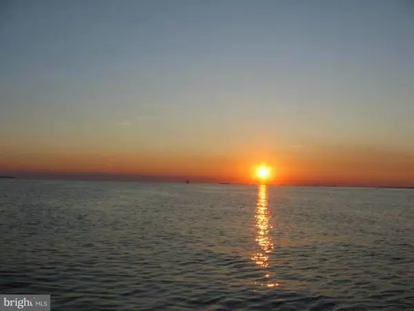 3 OAKLEY ST #201, Cambridge, MD 21613