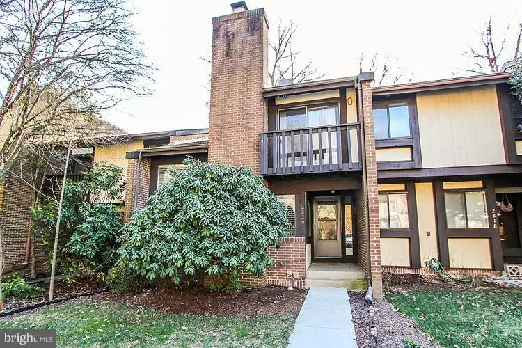 2220 GLENCOURSE LN, Reston, VA 20191