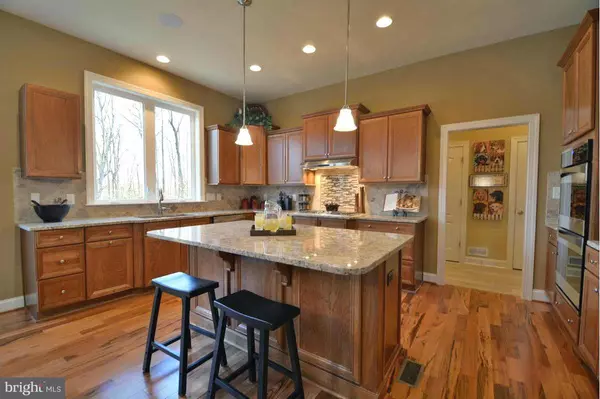 Lorton, VA 22079,8835 ROMMEL DR