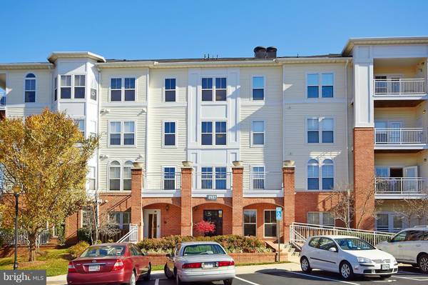 2931 DEER HOLLOW WAY #301, Fairfax, VA 22031