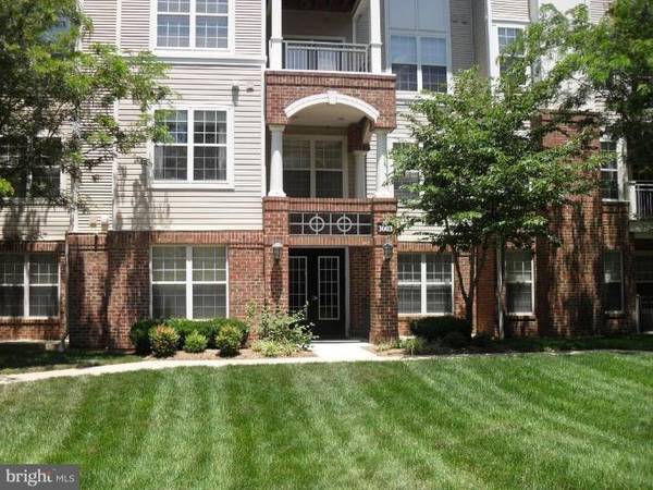 3003 NICOSH CIR #3104, Falls Church, VA 22042