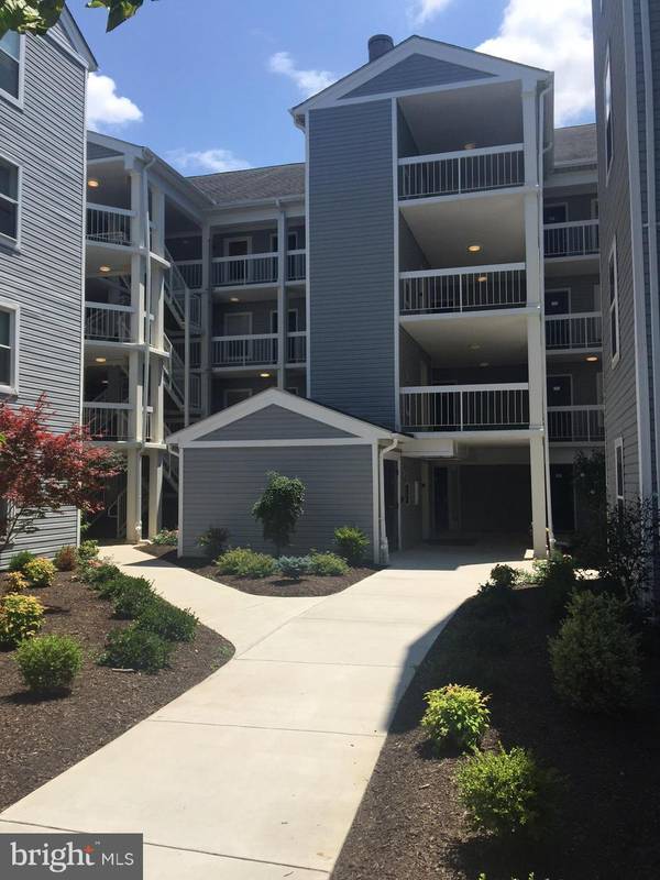 3179 SUMMIT SQUARE DR #2-C1, Oakton, VA 22124