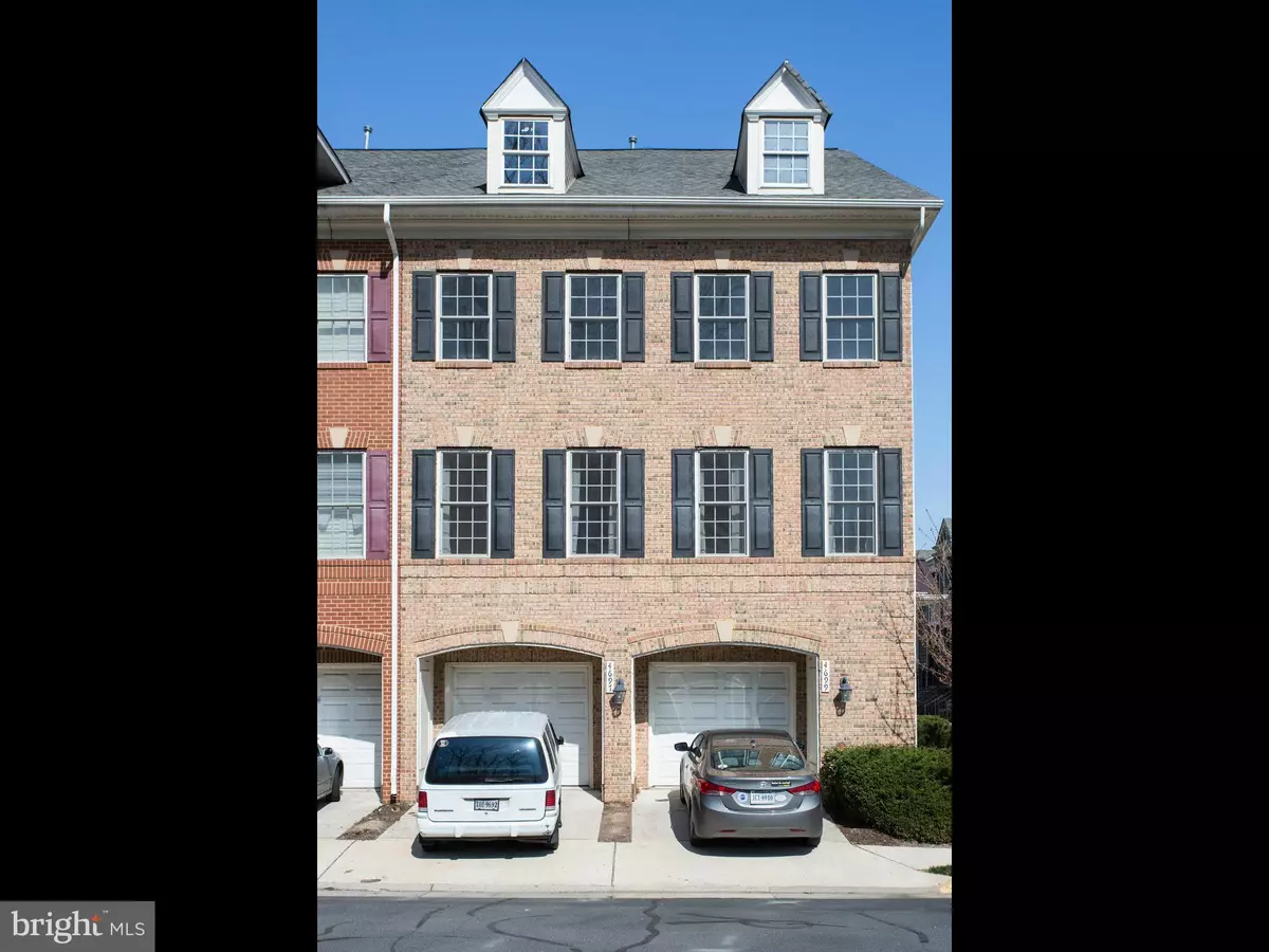 Fairfax, VA 22033,4699 RED ADMIRAL WAY #143