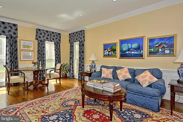 Mclean, VA 22101,6300 HUNTING RIDGE LN