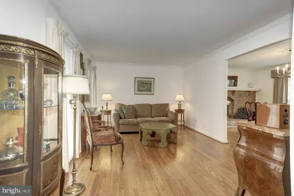 Oak Hill, VA 20171,12602 HERITAGE FARM LN
