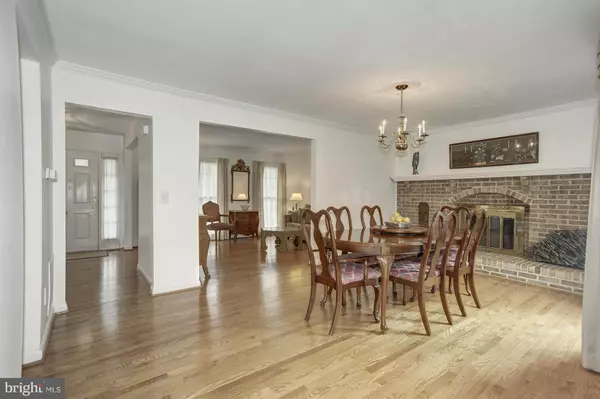 Oak Hill, VA 20171,12602 HERITAGE FARM LN