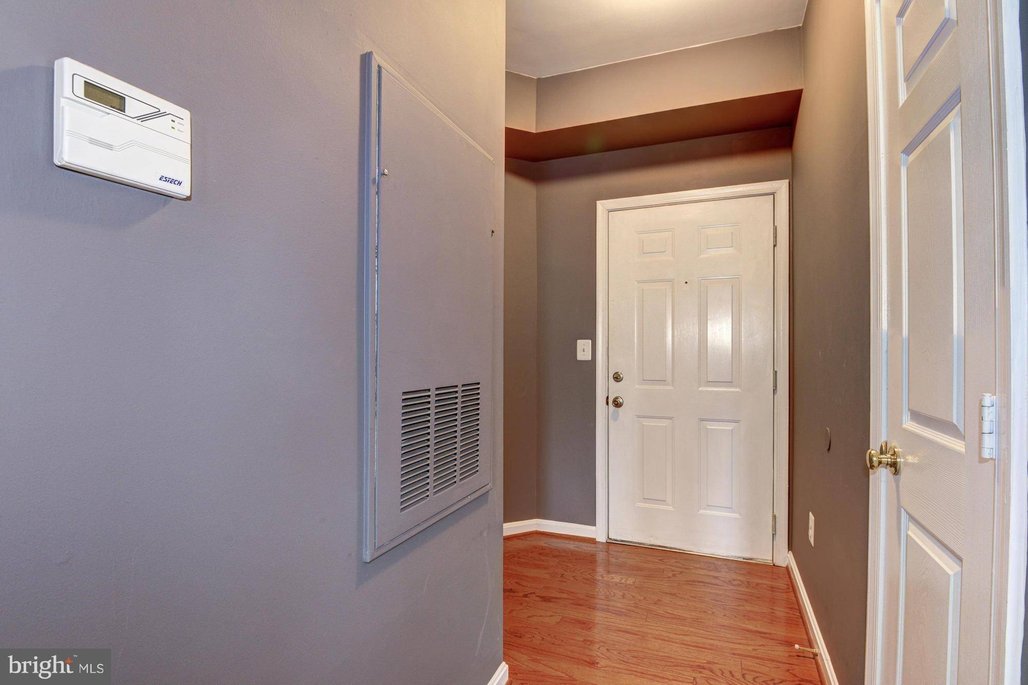 Alexandria, VA 22310,5920 FOUNDERS CROSSING CT #203