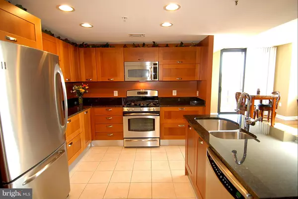 Alexandria, VA 22303,2451 MIDTOWN AVE #813