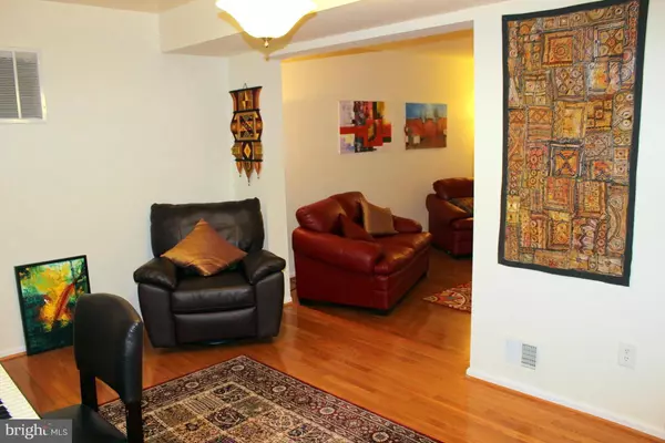 Oakton, VA 22124,2964 BORGE ST