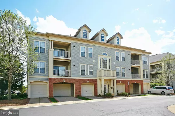 11338 WESTBROOK MILL LN #304, Fairfax, VA 22030