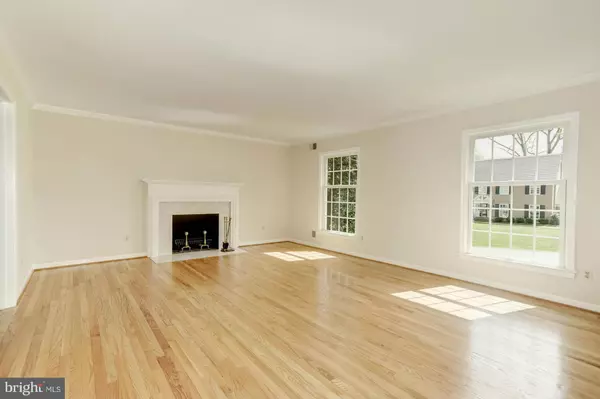 Mclean, VA 22102,1163 OLD STAGE CT