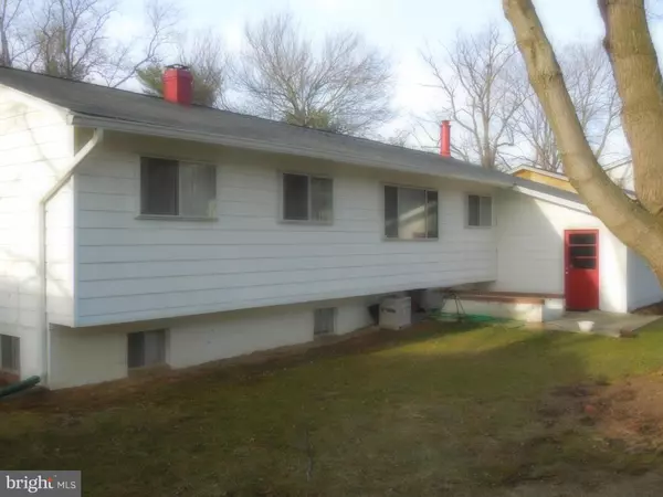 Vienna, VA 22180,8329 COTTAGE ST