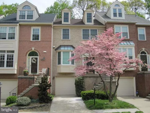 Fairfax, VA 22033,12012 JOHNS PL