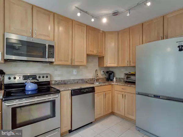 Vienna, VA 22181,9862 OAKDALE WOODS CT