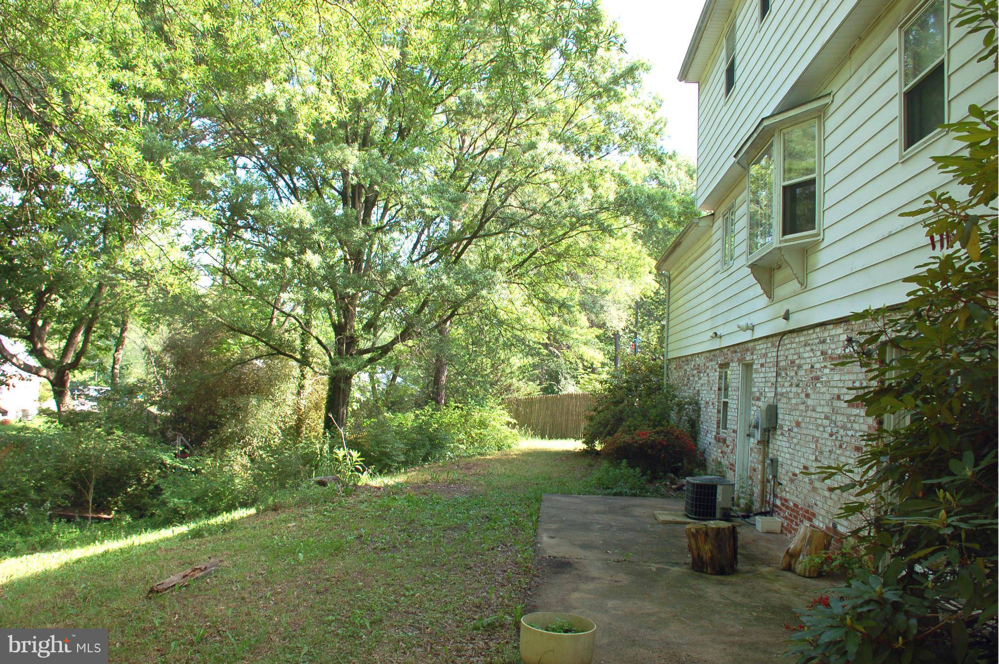 Alexandria, VA 22310,6104 HOLLY TREE DR