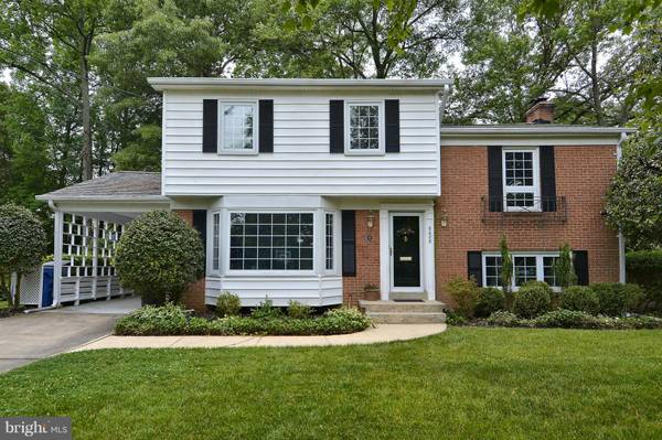 8608 WATERFORD RD, Alexandria, VA 22308