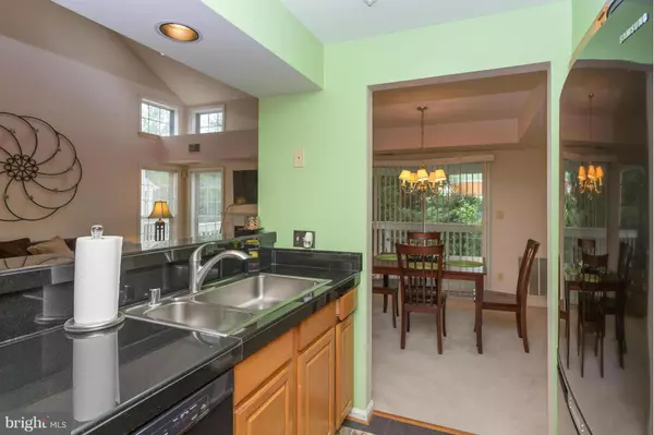 Alexandria, VA 22315,6813 BRINDLE HEATH WAY #289