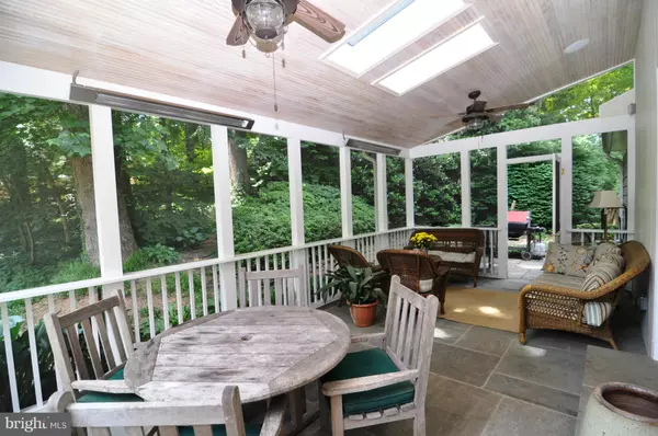 Mclean, VA 22102,7725 BRIDLE PATH LN