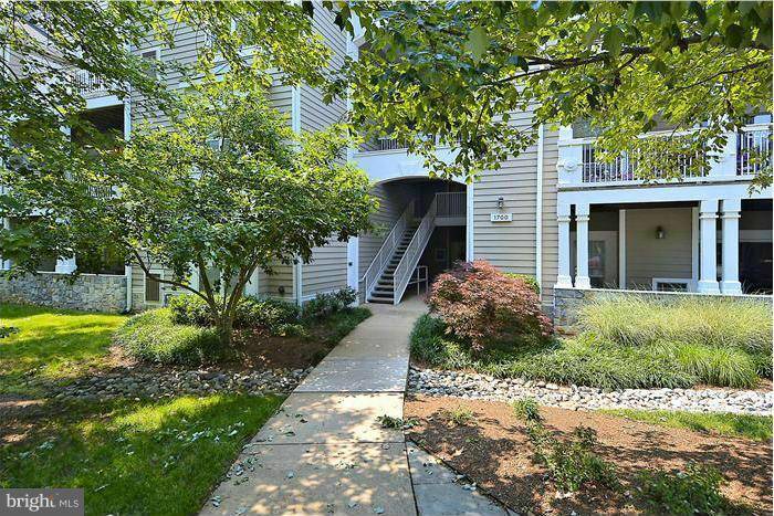 Reston, VA 20190,1700 LAKE SHORE CREST DR #31