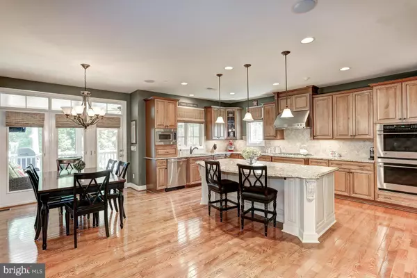 Vienna, VA 22182,9602 THISTLE RIDGE LN