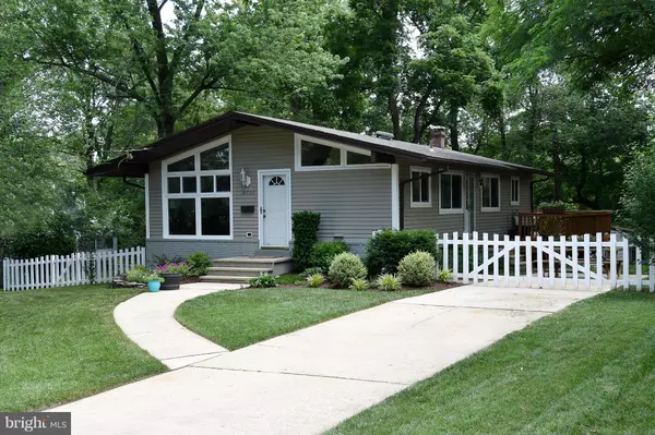 2711 BOWLING GREEN DR, Vienna, VA 22180