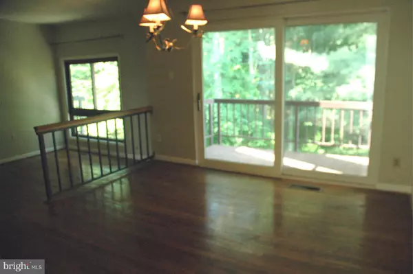 Annandale, VA 22003,3422 WHEATWHEEL LN