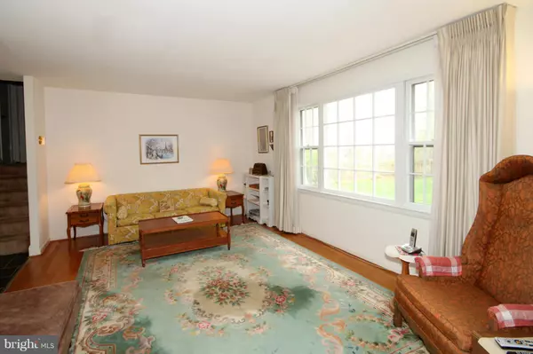 Annandale, VA 22003,4955 SABRA LN