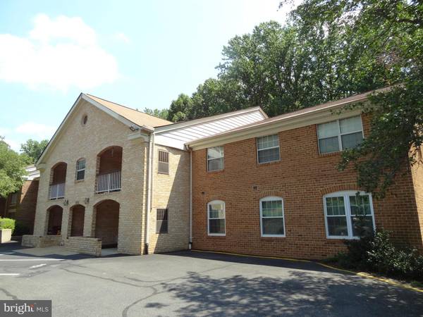 5815 COVE LANDING RD #301, Burke, VA 22015