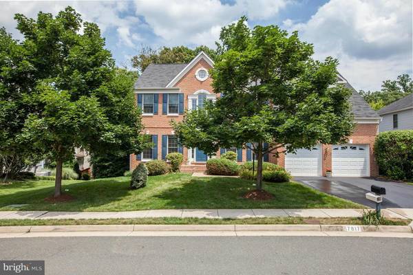 7917 BRESSINGHAM DR, Fairfax Station, VA 22039