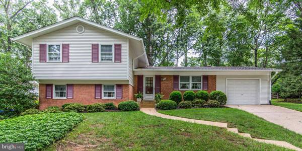 8314 STONEWALL DR, Vienna, VA 22180