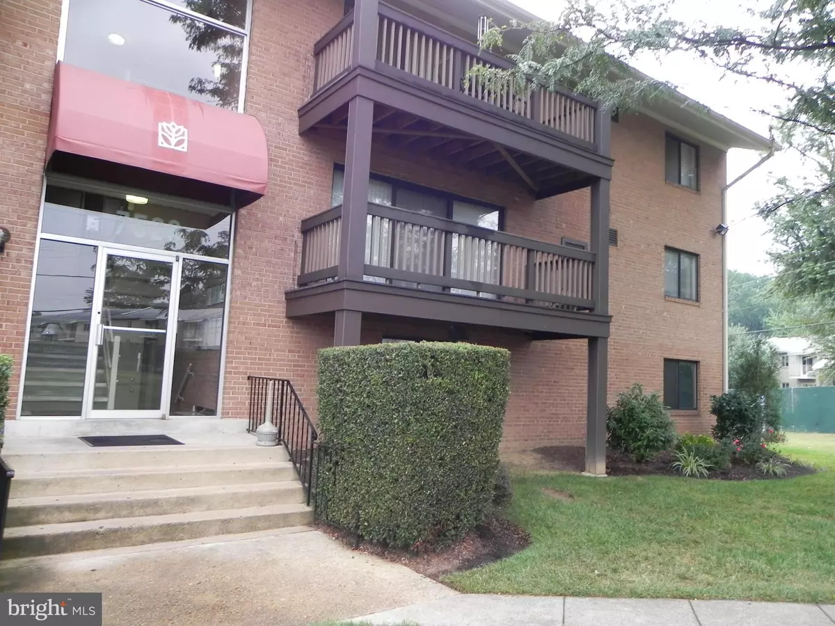 Falls Church, VA 22043,7526 SAVANNAH ST #104