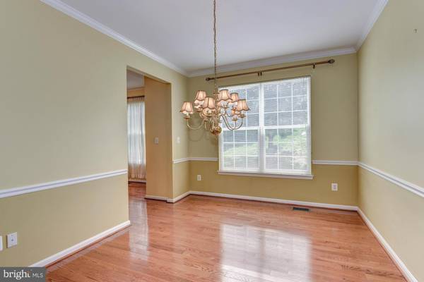 Chantilly, VA 20151,14047 WALNEY VILLAGE CT