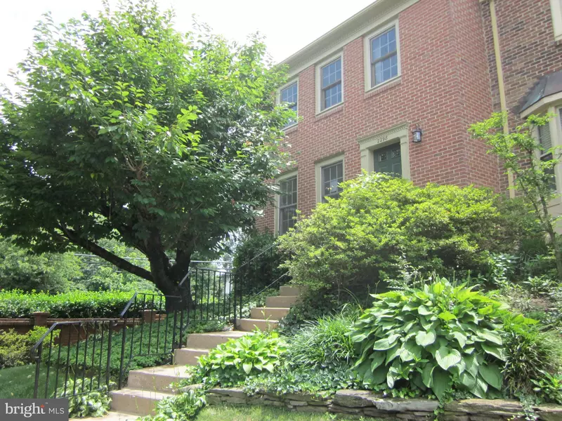 2298 IDYLWOOD STATION LN, Falls Church, VA 22043