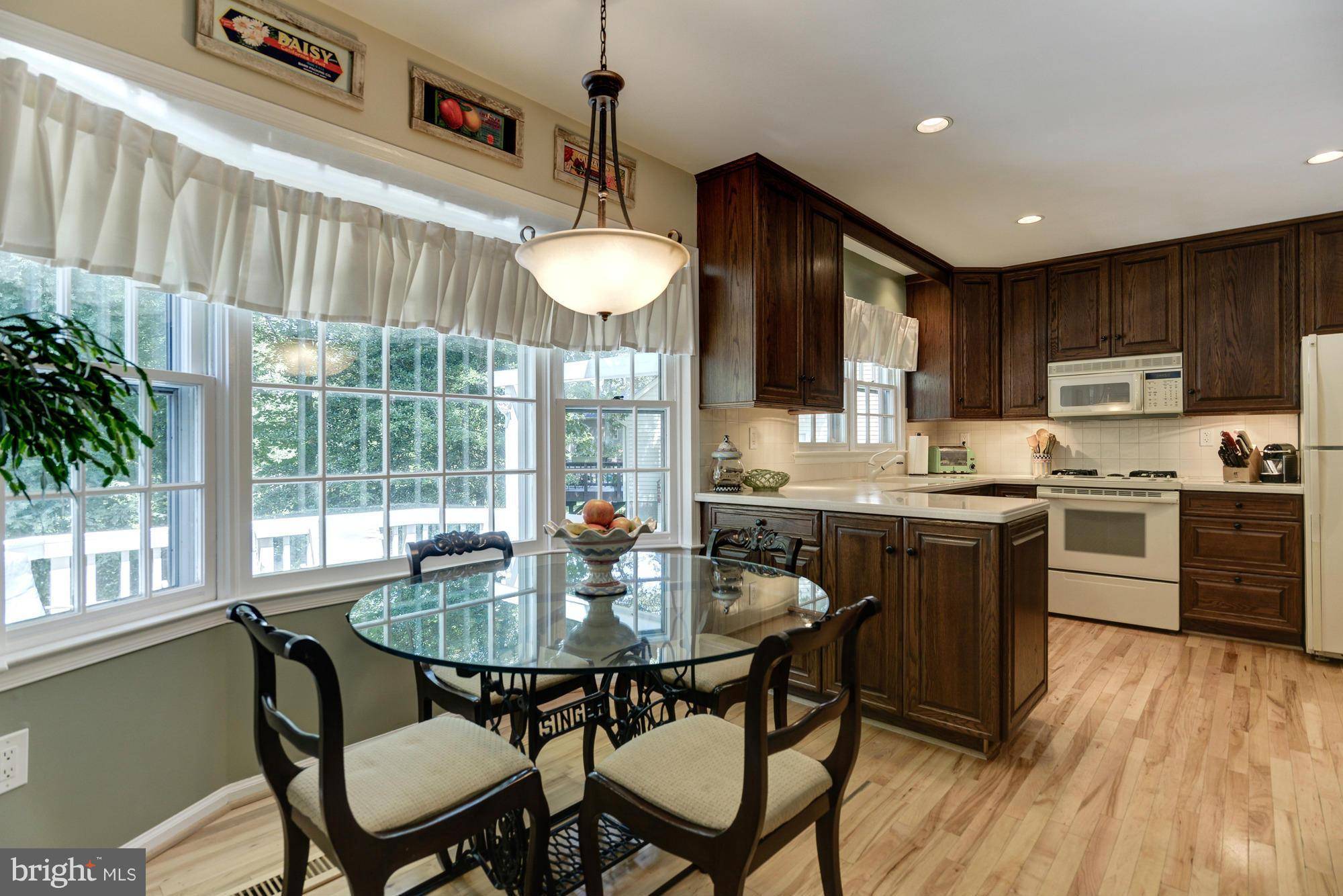 Burke, VA 22015,6400 FOUR OAKS LN