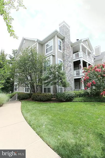 1712 LAKE SHORE CREST DR #36, Reston, VA 20190