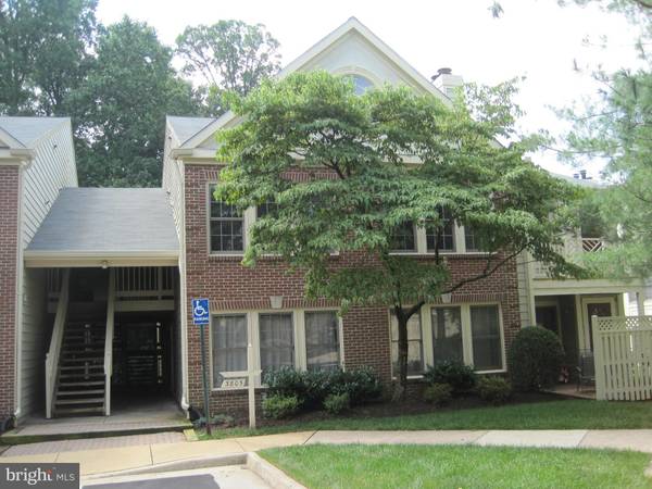 3805 RIDGE KNOLL CT #110B, Fairfax, VA 22033