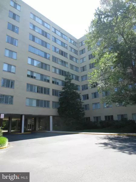 6631 WAKEFIELD DR #106, Alexandria, VA 22307