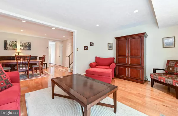 Alexandria, VA 22312,5664 INDEPENDENCE CIR