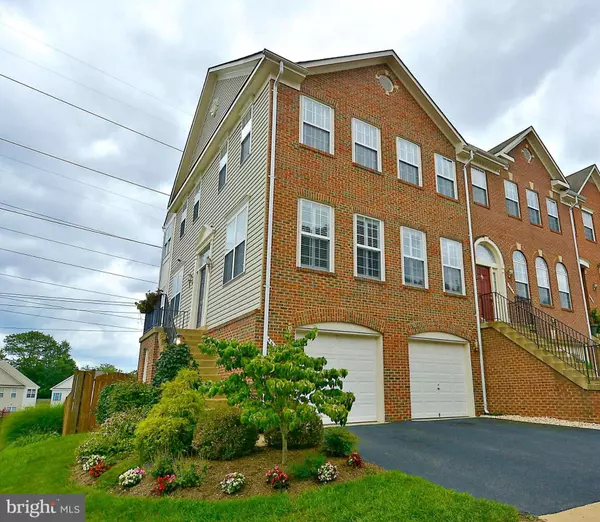 5615 GOVERNORS POND CIR, Alexandria, VA 22310