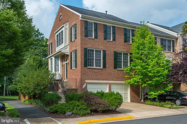 2248 JOURNET DR, Dunn Loring, VA 22027