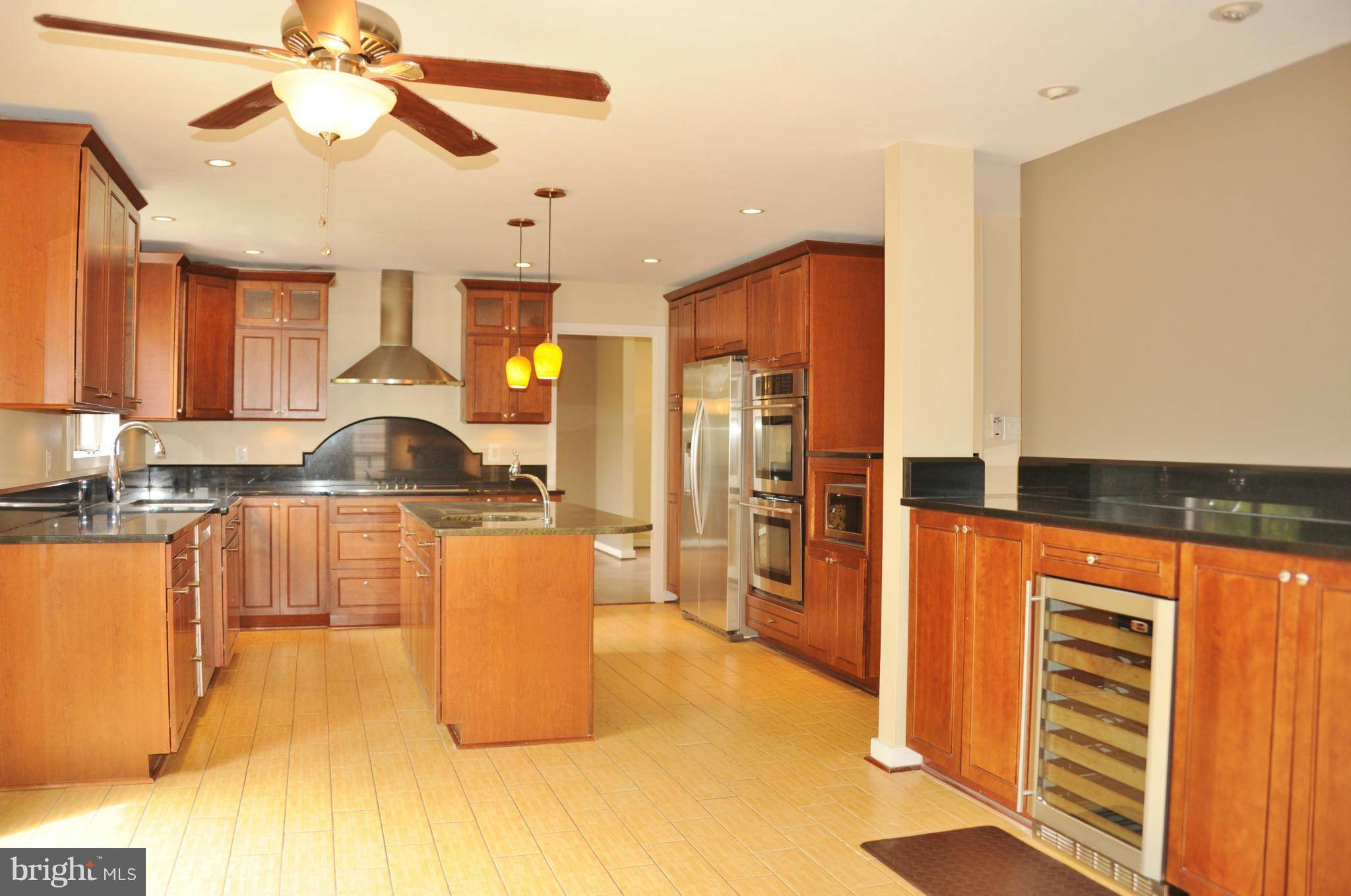 Alexandria, VA 22310,3801 FORT HILL DR