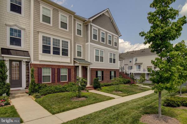 547 VAN BUREN ST, Herndon, VA 20170