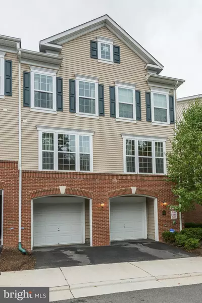 7045 HUNTLEY RUN PL #114, Alexandria, VA 22306