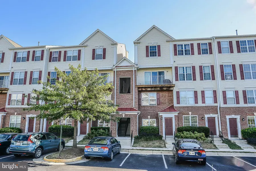 2497 ANGELINE DR #302, Herndon, VA 20171